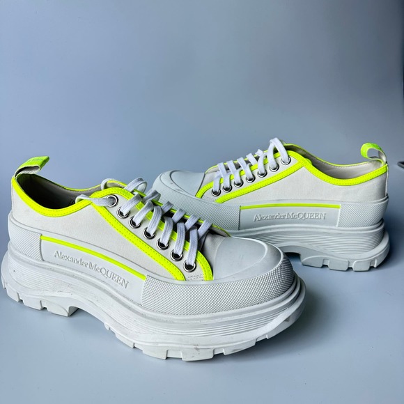 Alexander McQueen Tread Slick Sneaker - Picture 2 of 7